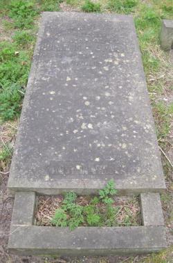 Grafmonument C.lll.10