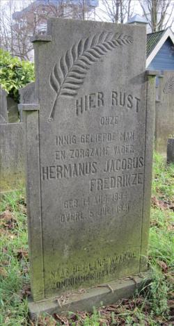 Grafmonument D.g.08a